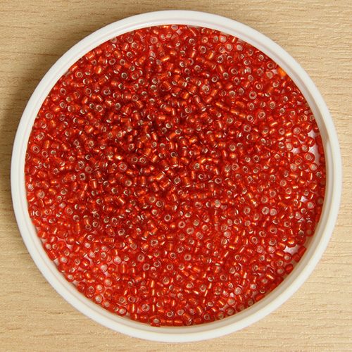 Tiny Glass Bead Red