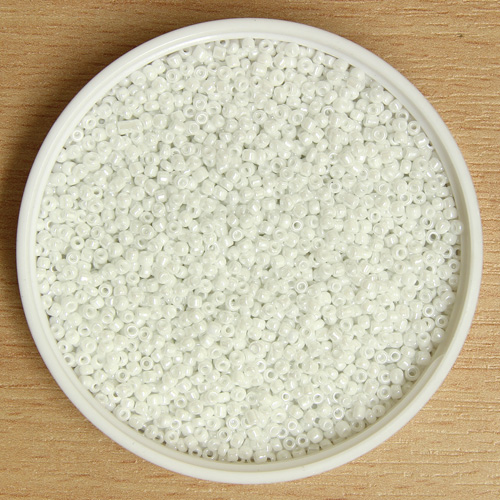 Tiny Glass Bead White