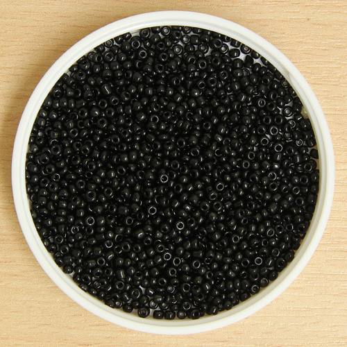 Tiny Glass Bead Black